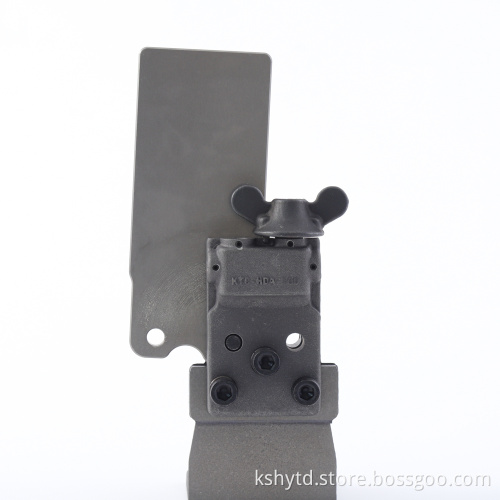 Reverse clamping mechanism for gages